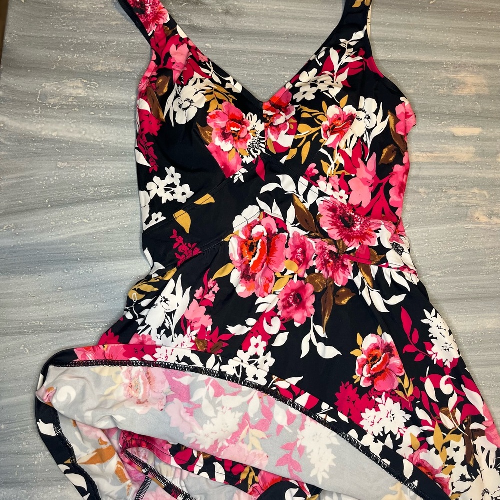 Maxine of Hollywood swim dress size 14